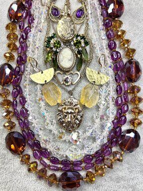 JEWELRY- 18-Live Auction Notification 😊 Like this to be notified for LIVES 🎉